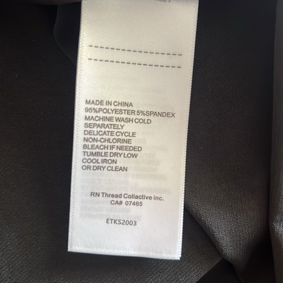 NWT Ellen Tracy Black Top Size: M - Picture 4 of 6